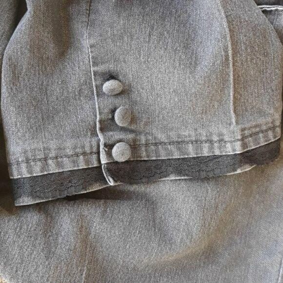 Larry Levine Pants Womens 8 Cropped Mid Rise Carrot Lace Button Details Black - Picture 4 of 8